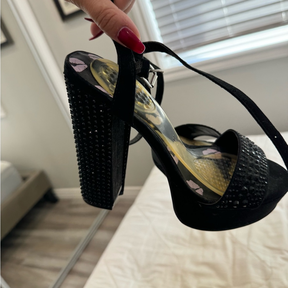 JUICY COUTURE WOMENS STUDDED PLATFORM HEELS